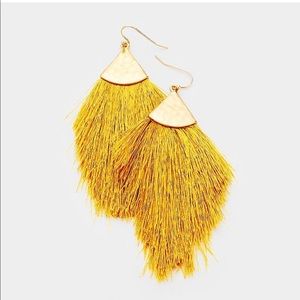 Gorgeous mustard tassel earring, NWT!